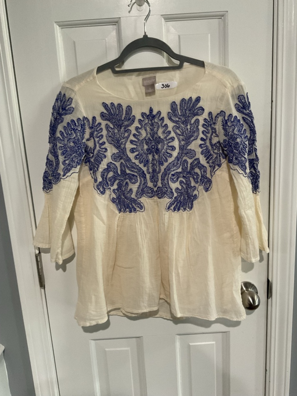 Like New Chico's Ivory Tunic with Blue Embroidery Flowy Sleeves Size 0